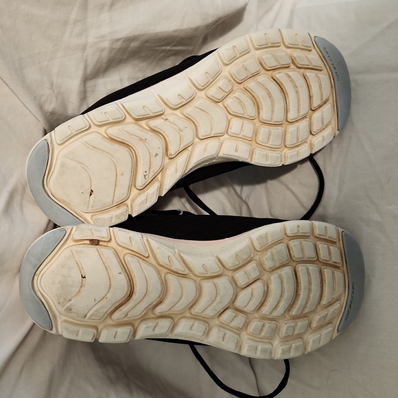 Skechers waterproof air cooled memory foam shoes size 8.5 - Picture 4 of 4